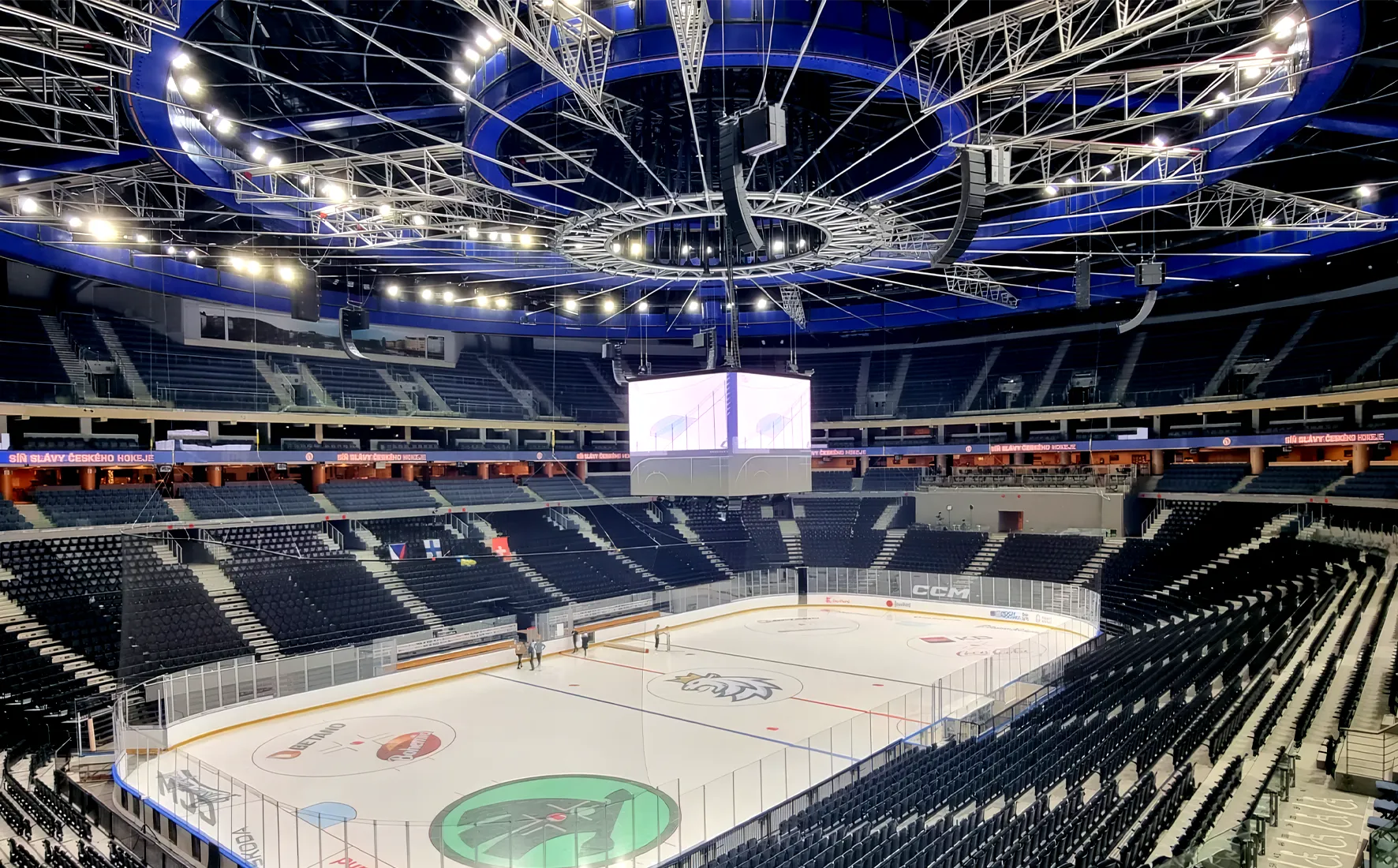 Naslovna slika 02 Arena, Praga